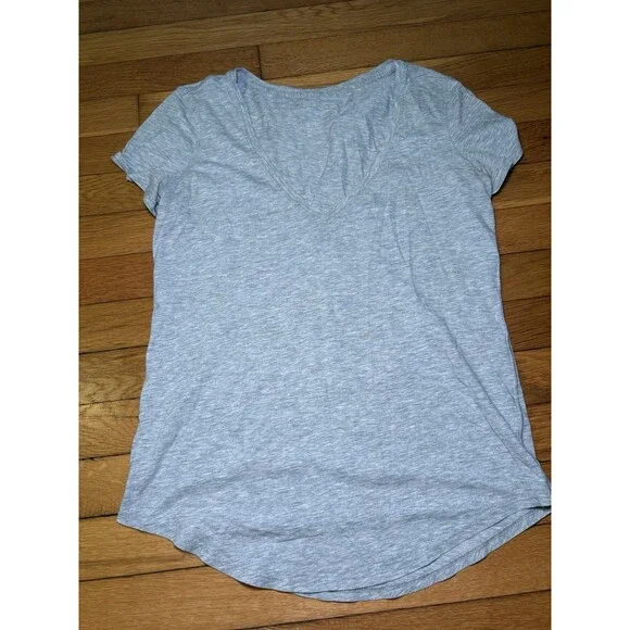 Lululemon Size 4 Love Tee V Neck T Shirt Gray - Picture 2 of 4
